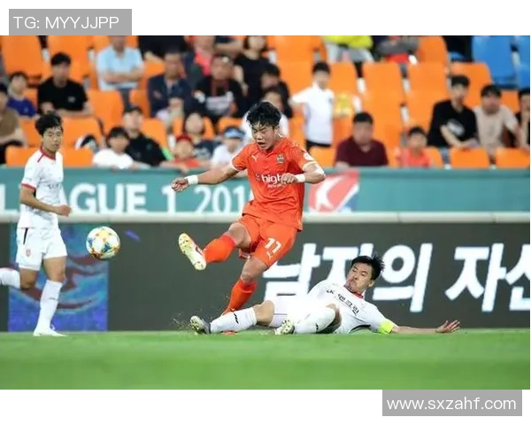 蔚山现代与济州联激战正酣比分胶着精彩瞬间回顾