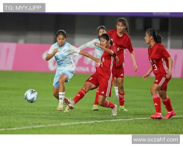 中国U16足球队迎战捷克队力争在国际赛场上取得佳绩