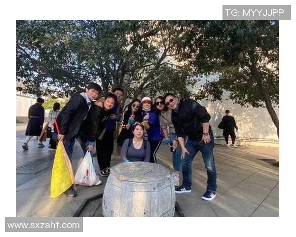 对话黄芳：探索她在英雄联盟职业生涯中的成长与挑战MBA