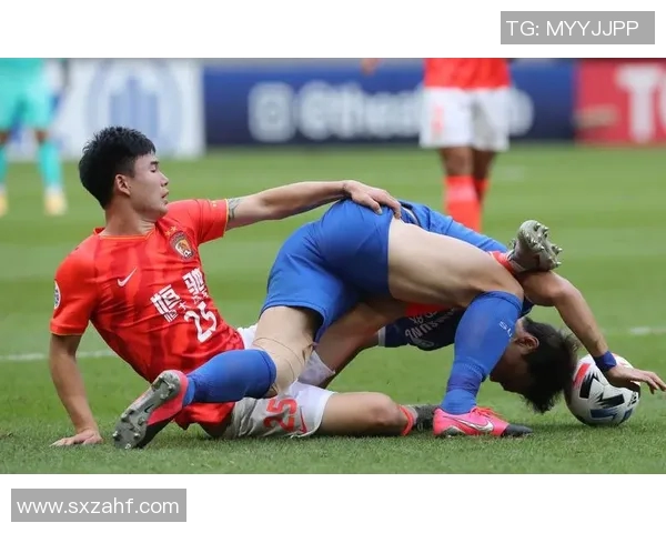 水原三星与神秘对手的激烈较量揭示足球战术的深层次博弈